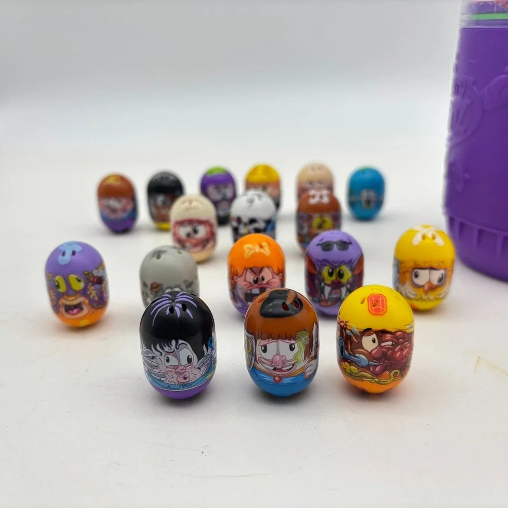 Mighty Beanz Lot of 17 with Storage Capsule Skeleton Barber Bat Sloppy Potter